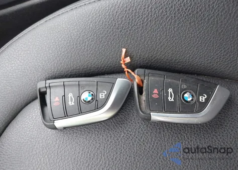 2017 BMW X1 xDrive28I z USA, uszkodzony, nr VIN WBXHT3Z34H4A57353